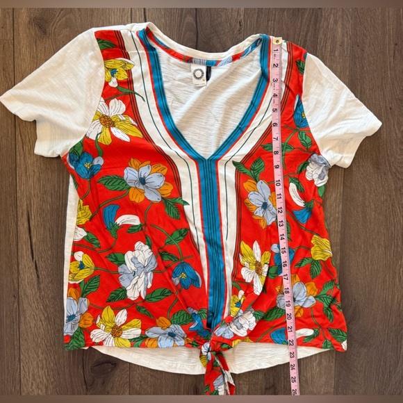 Anthropologie Akemi + Kin Floral Short Sleeve Blouse Top Size Medium - Picture 2 of 9